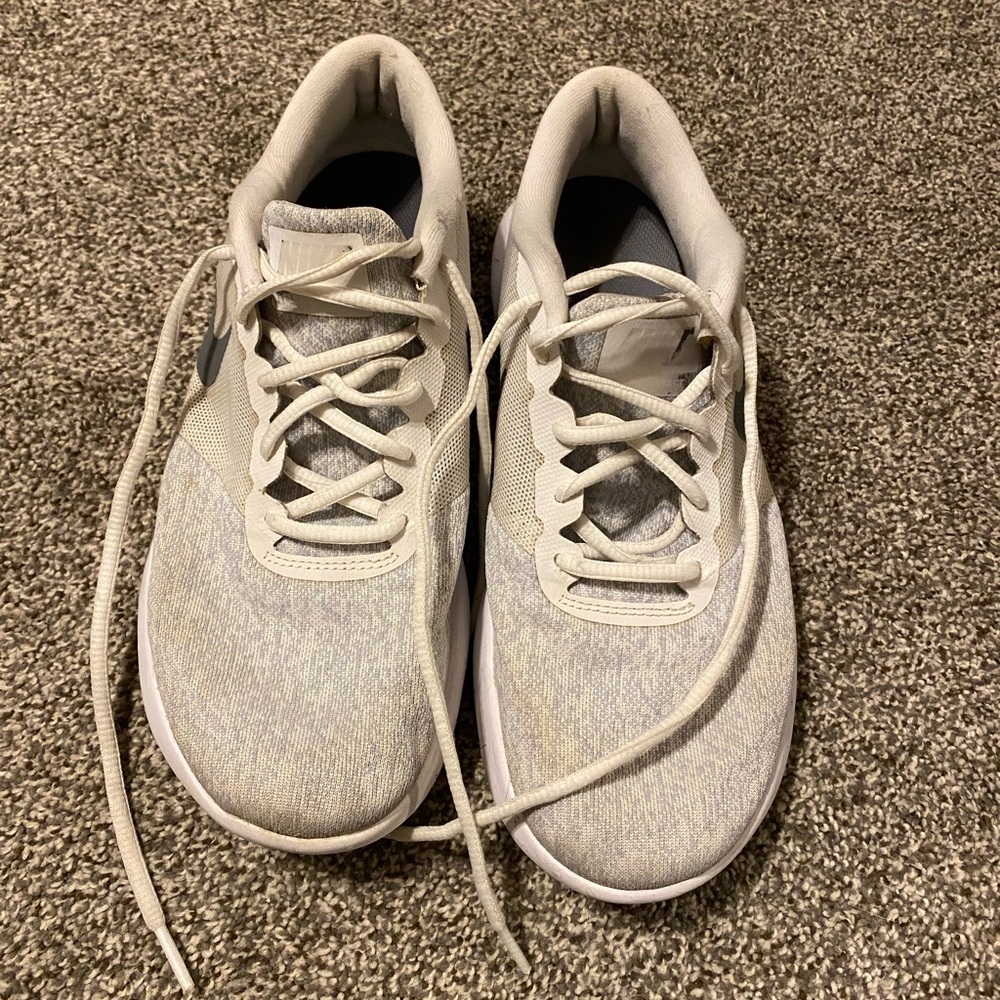 nike women’s flex shoes